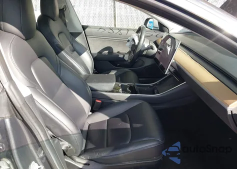 2018 Tesla Model 3 Long Range/Performance из США, поврежденный, VIN 5YJ3E1EB6JF054372